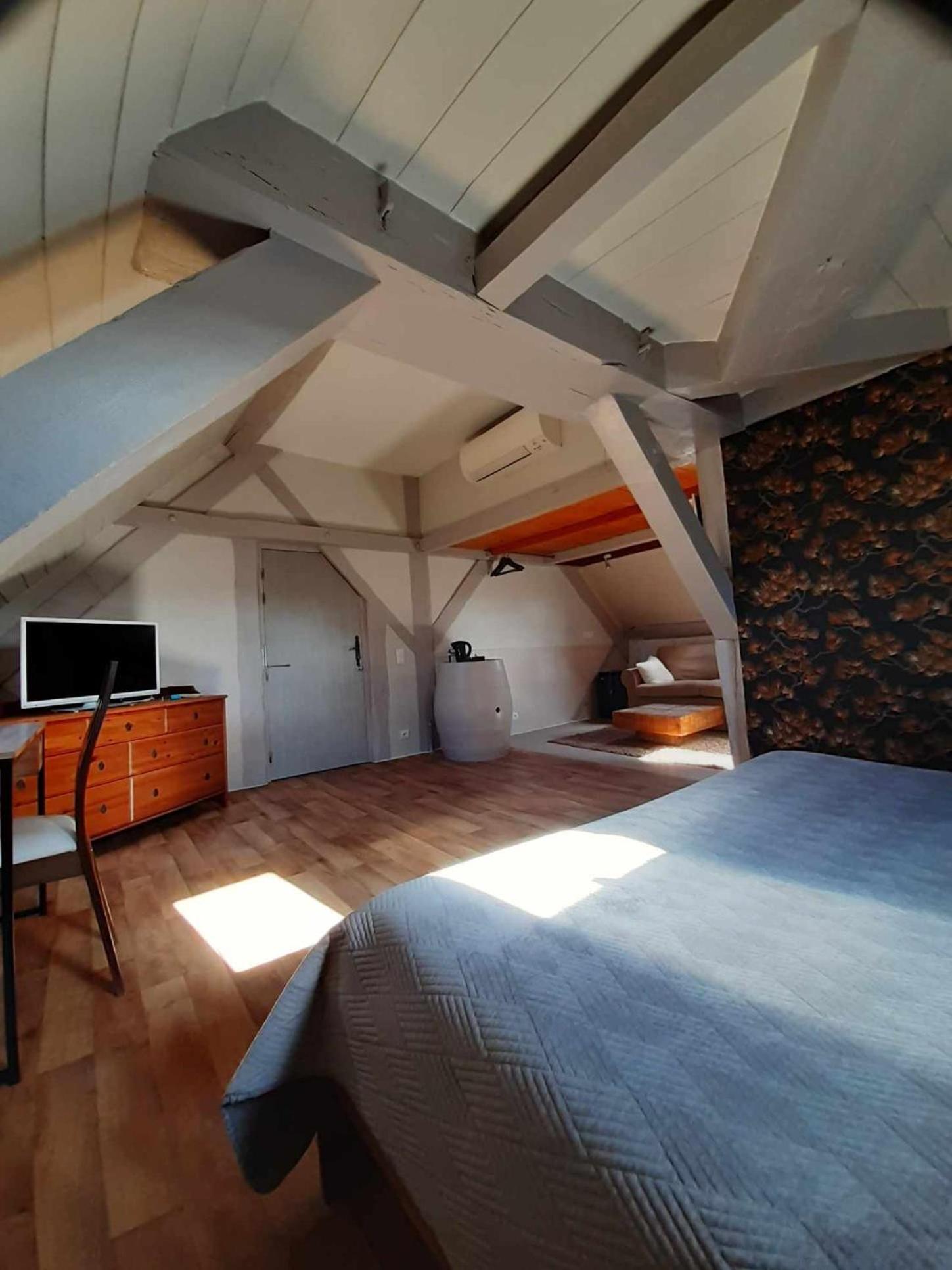 Le Domaine Des Papillons Hotel Beaujeu-Saint-Vallier-et-Pierrejux Bagian luar foto