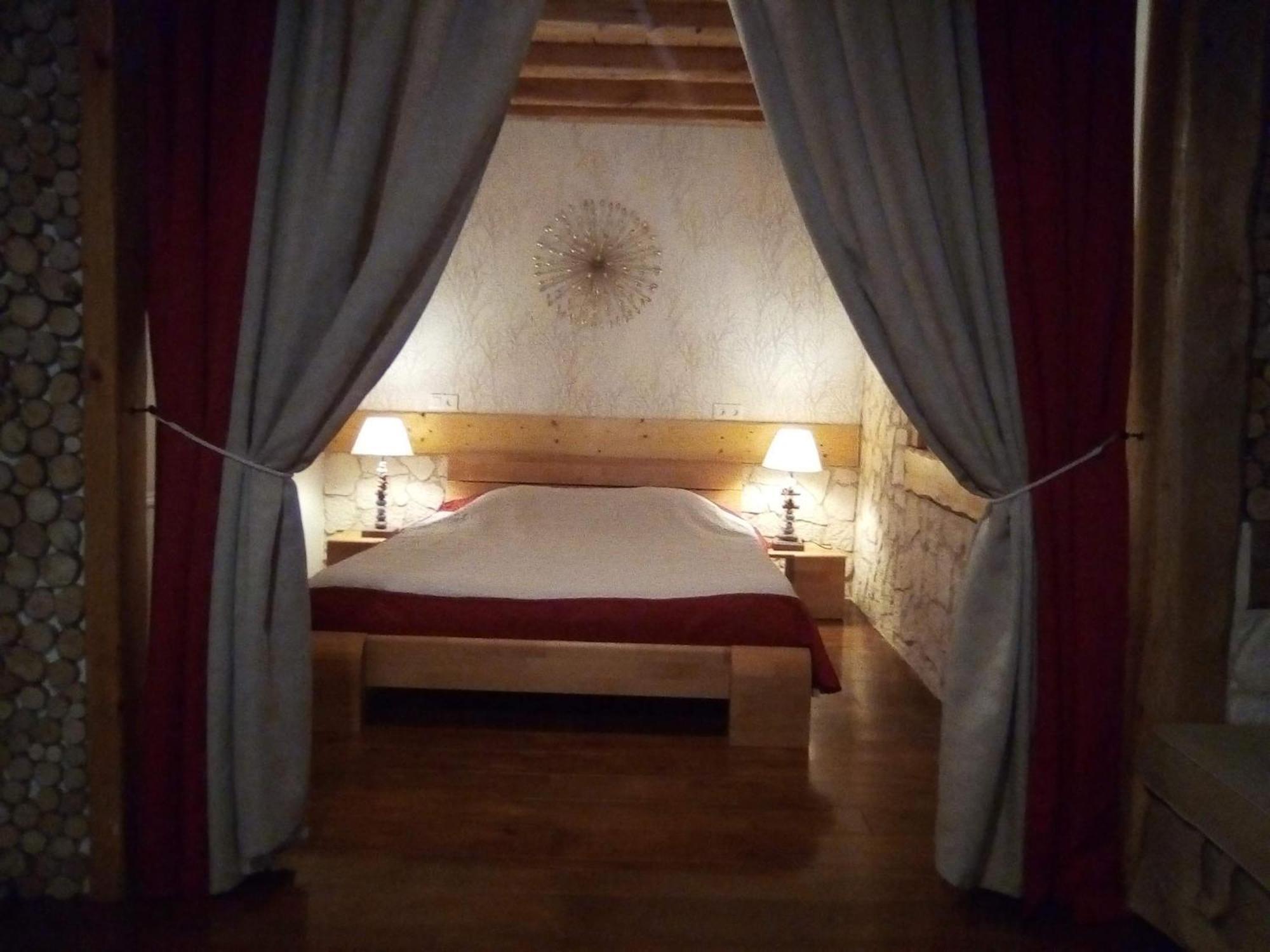 Le Domaine Des Papillons Hotel Beaujeu-Saint-Vallier-et-Pierrejux Bagian luar foto
