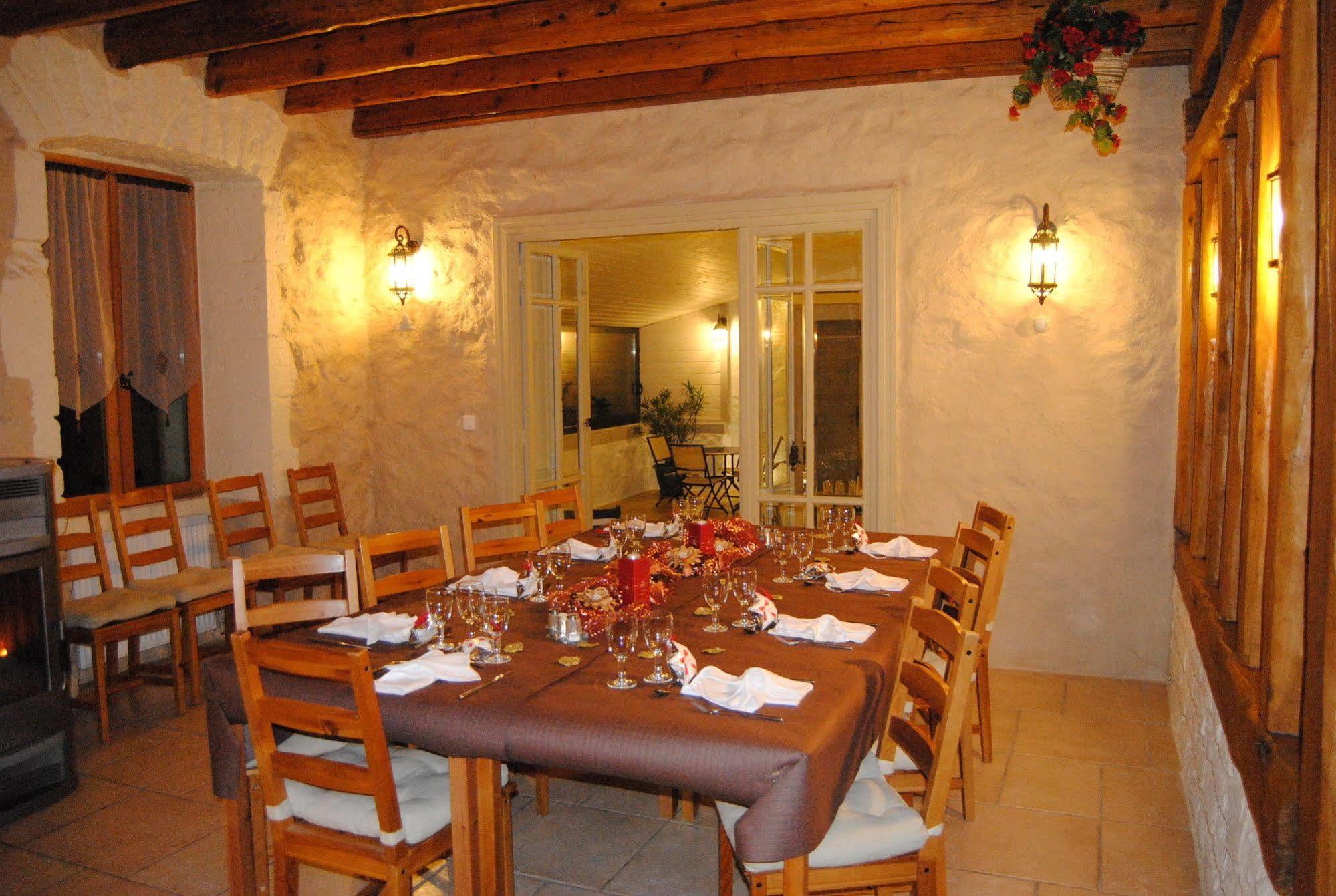 Le Domaine Des Papillons Hotel Beaujeu-Saint-Vallier-et-Pierrejux Bagian luar foto