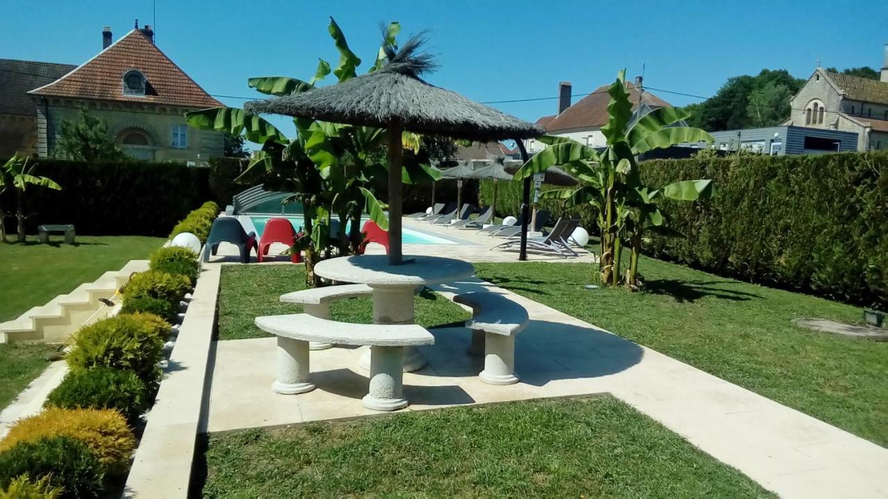 Le Domaine Des Papillons Hotel Beaujeu-Saint-Vallier-et-Pierrejux Bagian luar foto