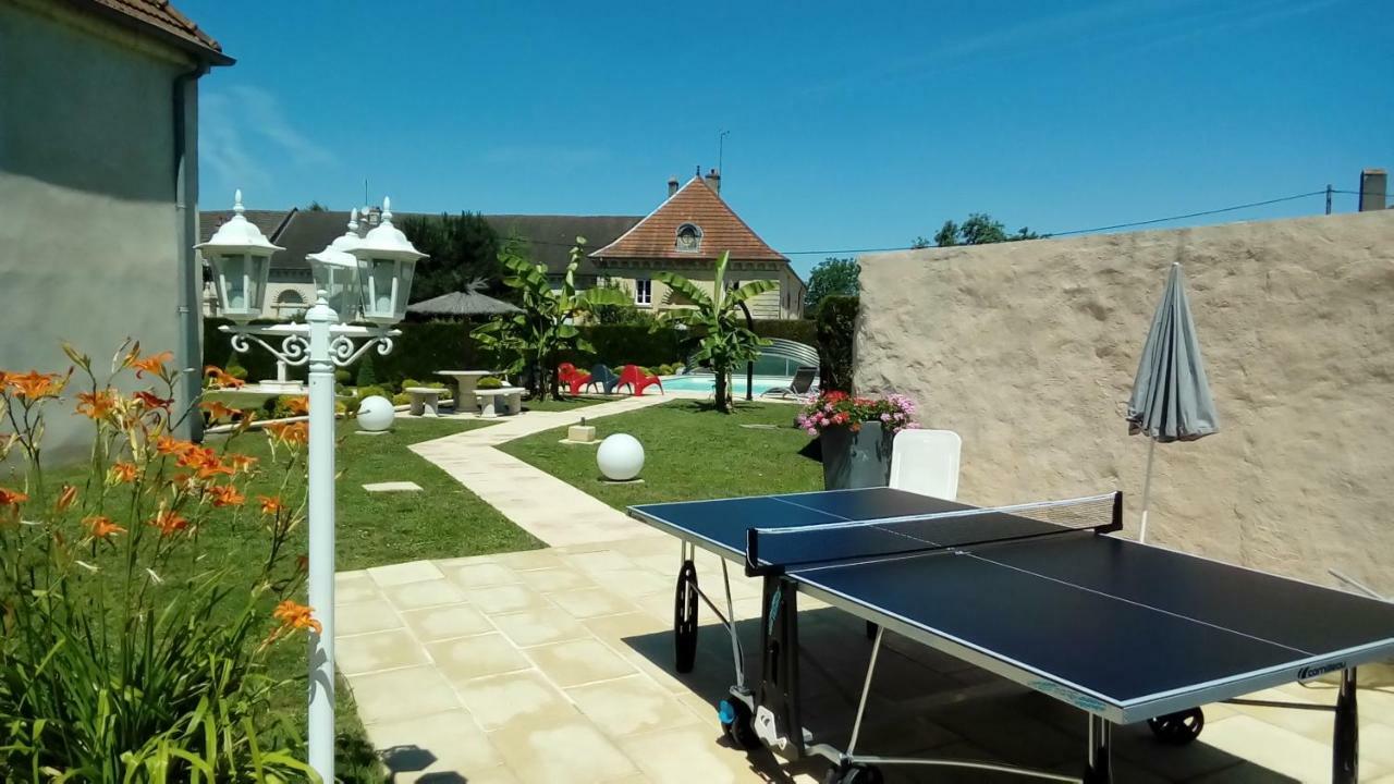 Le Domaine Des Papillons Hotel Beaujeu-Saint-Vallier-et-Pierrejux Bagian luar foto