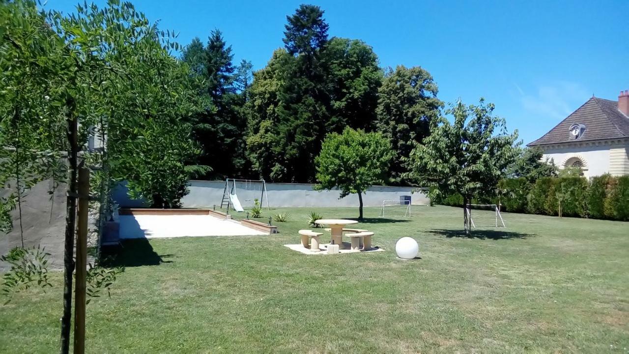 Le Domaine Des Papillons Hotel Beaujeu-Saint-Vallier-et-Pierrejux Bagian luar foto